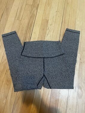Lululemon - Houndstooth Leggings